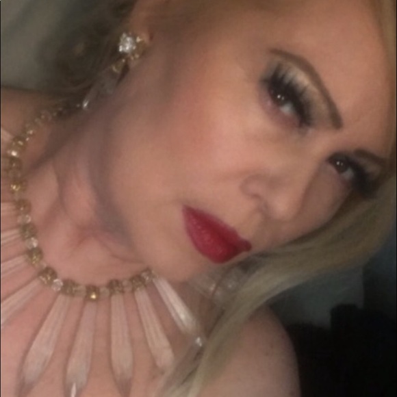 Meet your Posher, Jill - Picture 3 of 14